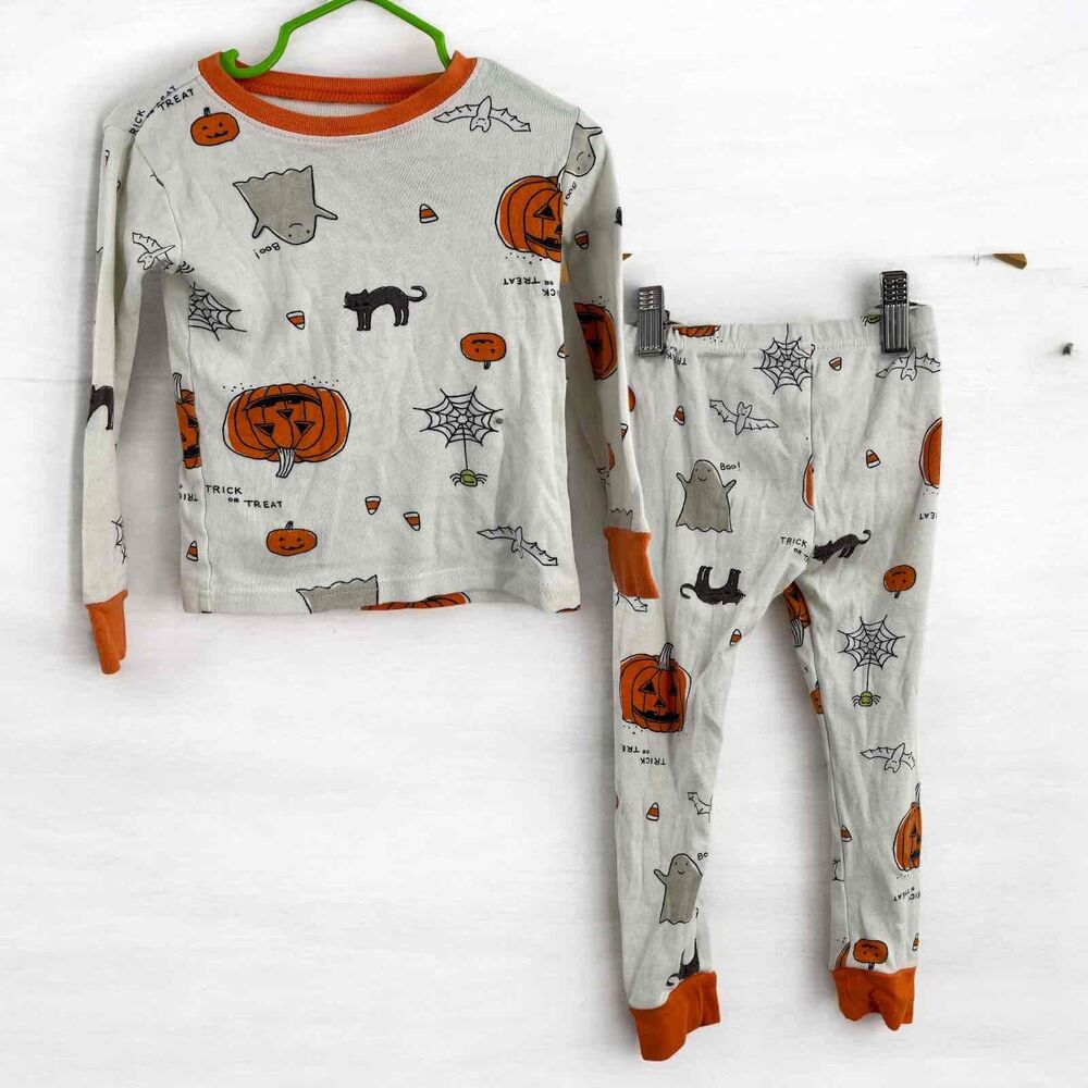 Carters Halloween Two Piece Pajama Set Long Sleeve Top Pants Kids Size 3T